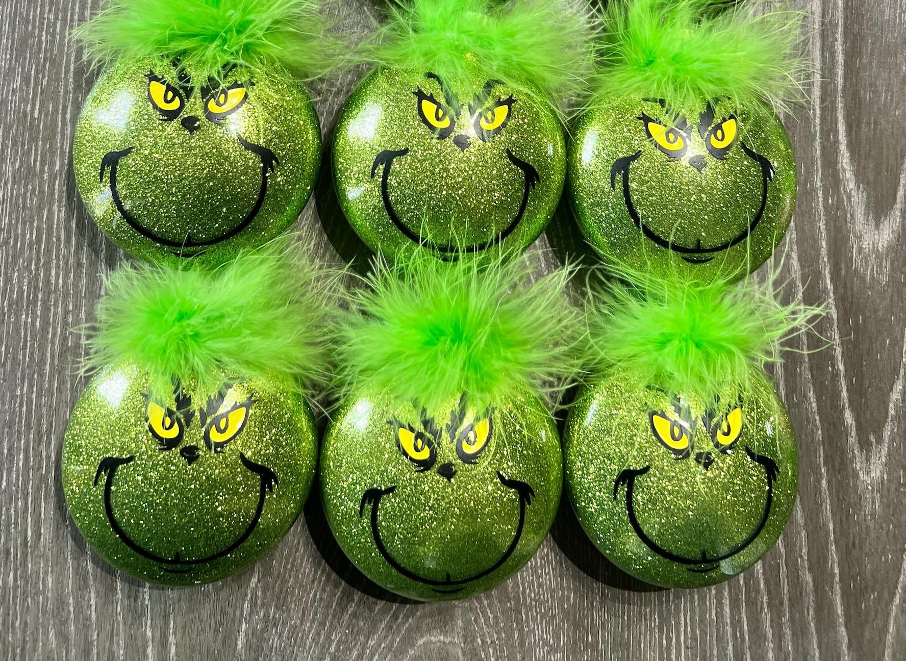 Grinch face with Hair Ornament/Christmas Disc Ornaments Decor/Custom with Names/Plastic